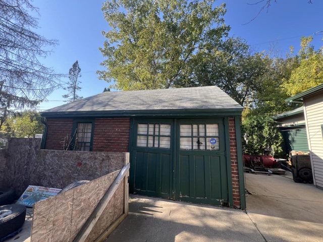 5947 N 35th STREET, Milwaukee, WI 53209