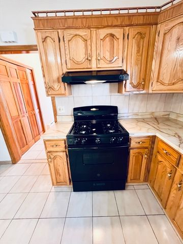 34 Medford St 1, Medford, MA 02155