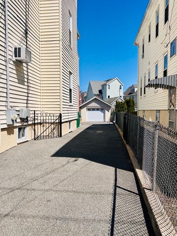 34 Medford St 1, Medford, MA 02155