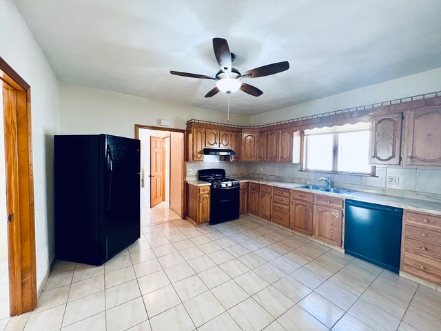 34 Medford St 1, Medford, MA 02155