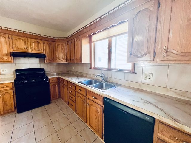 34 Medford St 1, Medford, MA 02155