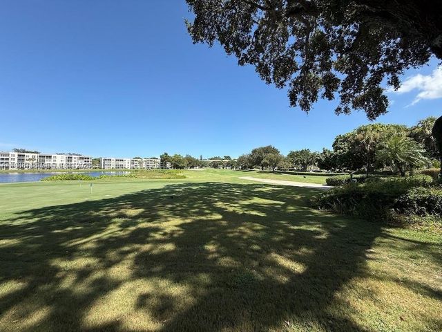 9461 Evergreen Place 305, Davie, FL 33324