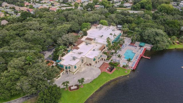 9461 Evergreen Place 305, Davie, FL 33324