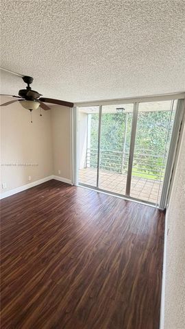 9461 Evergreen Place 305, Davie, FL 33324
