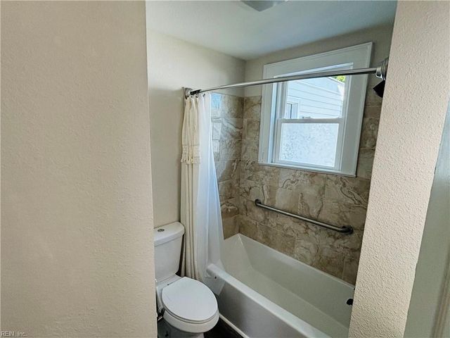 2331 Azalea AVE, Portsmouth, VA 23704