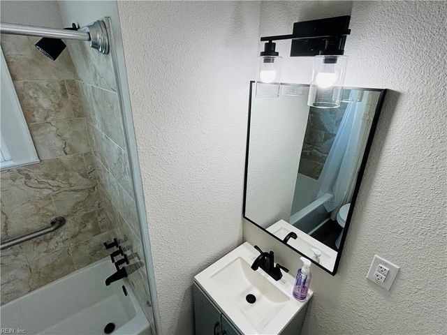 2331 Azalea AVE, Portsmouth, VA 23704