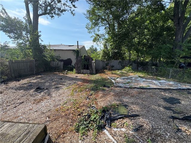 780 Bonnie Brae Avenue SE, Warren, OH 44484