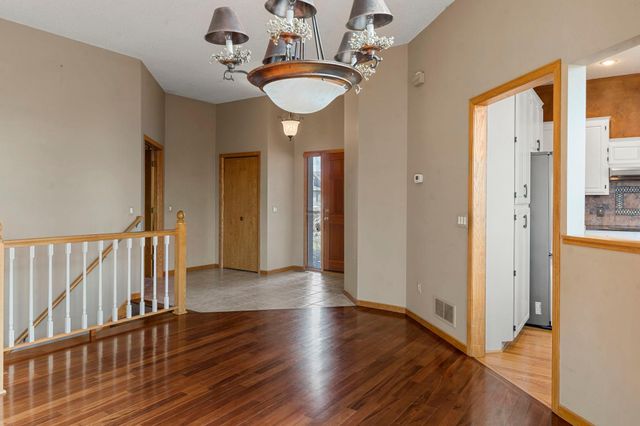 18067 Judicial Way S, Lakeville, MN 55044