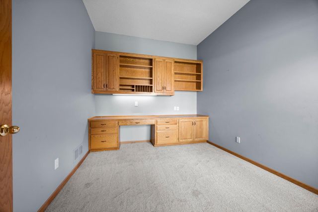 18067 Judicial Way S, Lakeville, MN 55044