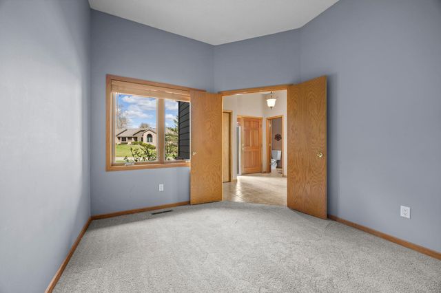 18067 Judicial Way S, Lakeville, MN 55044