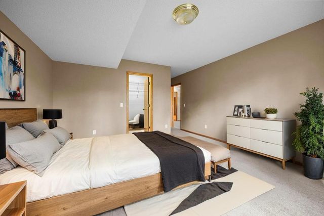 18067 Judicial Way S, Lakeville, MN 55044