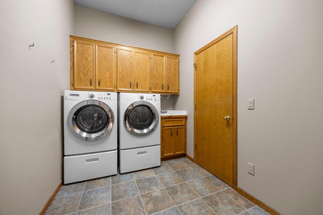18067 Judicial Way S, Lakeville, MN 55044