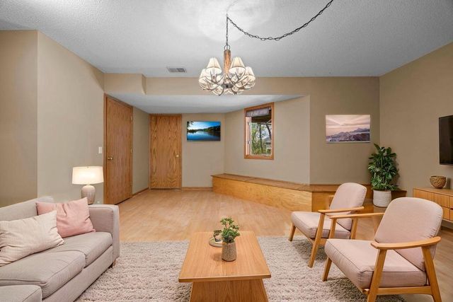 18067 Judicial Way S, Lakeville, MN 55044