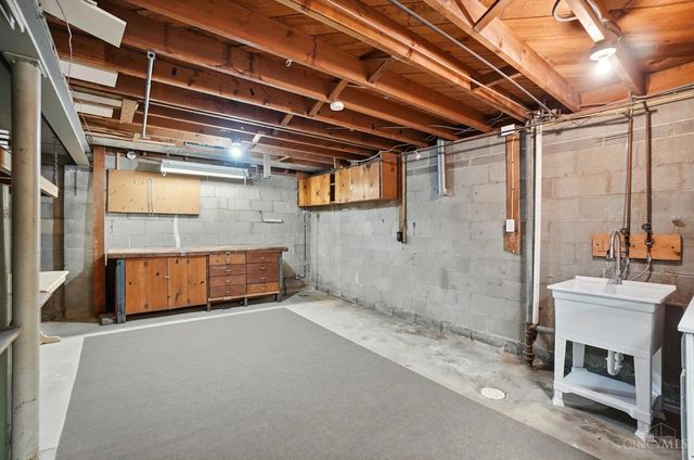 4421 Woodbine Avenue, Dayton, OH 45420