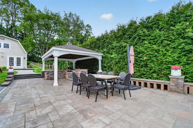 46 Camelot Road, Poughkeepsie, NY 12601