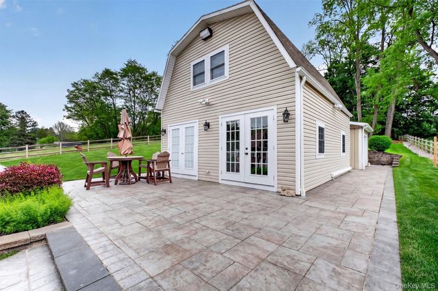 46 Camelot Road, Poughkeepsie, NY 12601