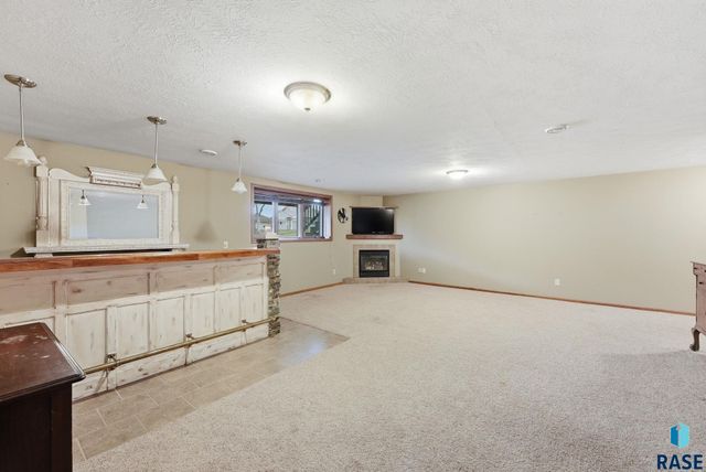 1905 S Shaw Ave Avenue, Sioux Falls, SD 57106