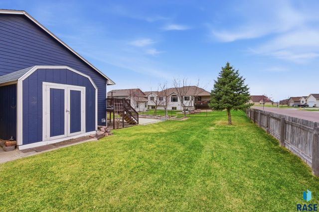 1905 S Shaw Ave Avenue, Sioux Falls, SD 57106