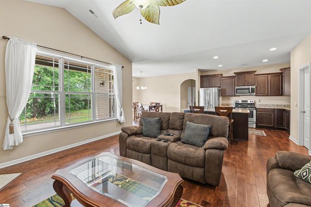 119 Colewood Place, Simpsonville, SC 29681