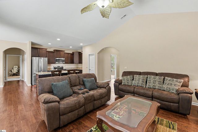 119 Colewood Place, Simpsonville, SC 29681