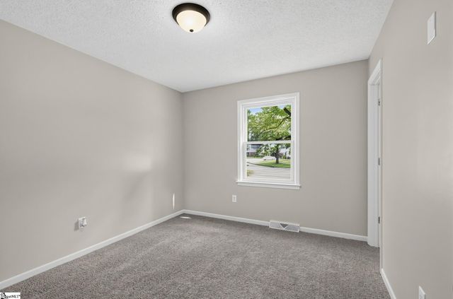 202 Vinewood Court, Simpsonville, SC 29680