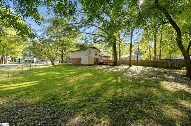 202 Vinewood Court, Simpsonville, SC 29680