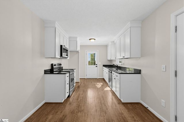 202 Vinewood Court, Simpsonville, SC 29680