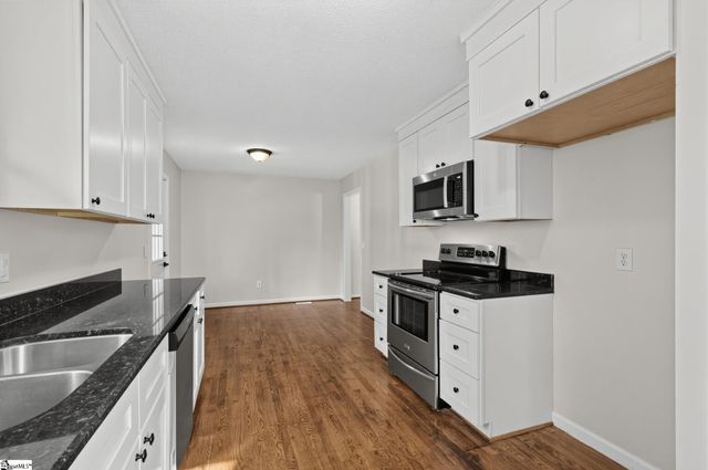 202 Vinewood Court, Simpsonville, SC 29680