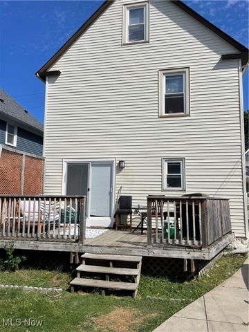 1500 Lauderdale Avenue, Lakewood, OH 44107