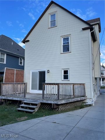 1500 Lauderdale Avenue, Lakewood, OH 44107