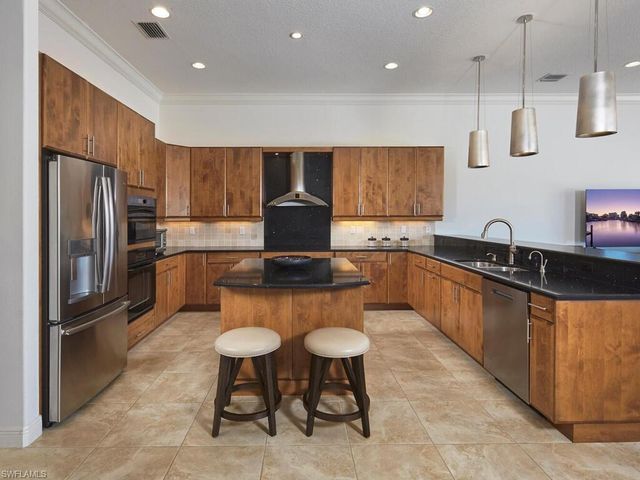 4419 Crayton RD, Naples, FL 34103