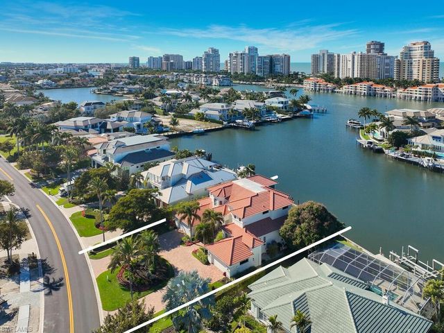 4419 Crayton RD, Naples, FL 34103