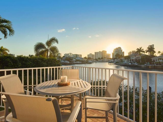 4419 Crayton RD, Naples, FL 34103