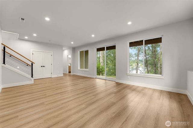 122 Surfview Drive, Kelso, WA 98626