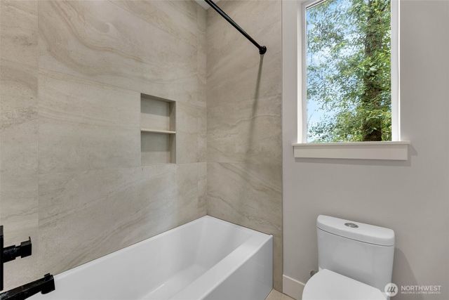 122 Surfview Drive, Kelso, WA 98626