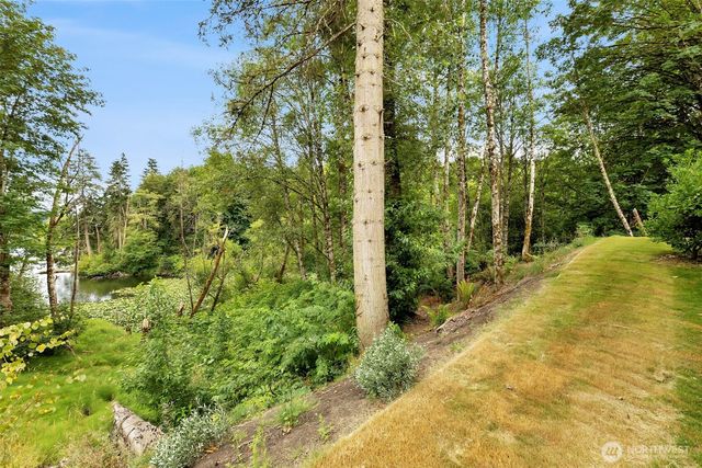 122 Surfview Drive, Kelso, WA 98626