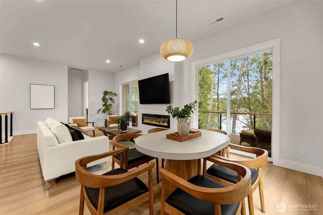 122 Surfview Drive, Kelso, WA 98626