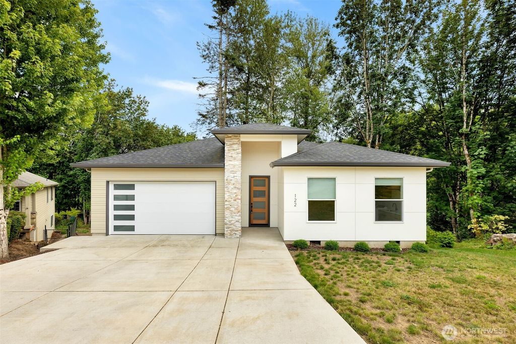122 Surfview Drive, Kelso, WA 98626