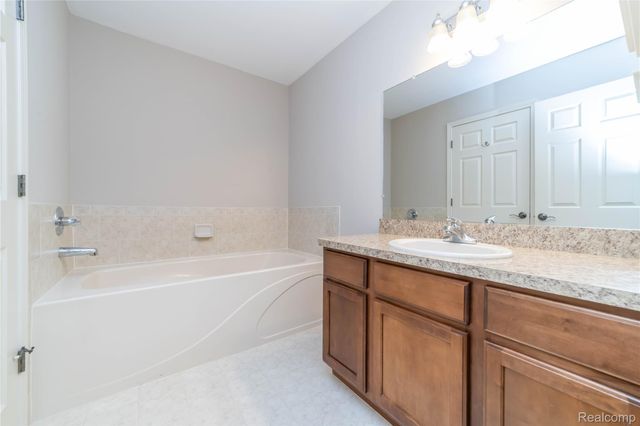 5143 Parsley Drive, Shelby Charter Township, MI 48316