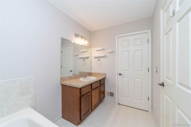 5143 Parsley Drive, Shelby Charter Township, MI 48316