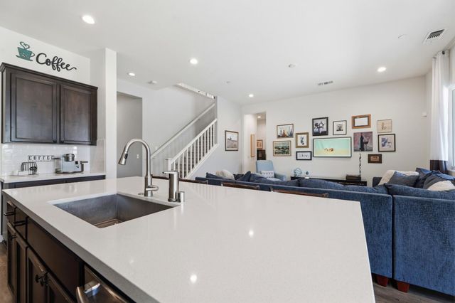 10337 Dynamic Way, Elk Grove, CA 95757