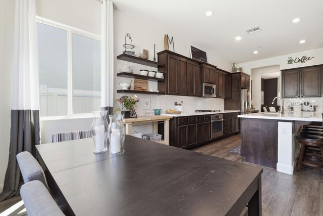 10337 Dynamic Way, Elk Grove, CA 95757