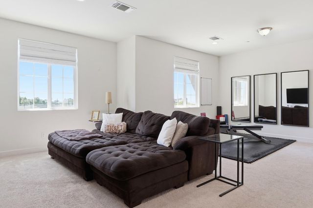 10337 Dynamic Way, Elk Grove, CA 95757