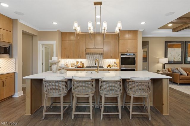 2884 Grayson Drive, Medina, OH 44256