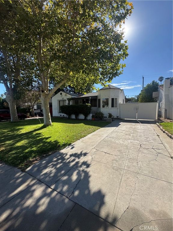 3280 Genevieve, San Bernardino, CA 92405