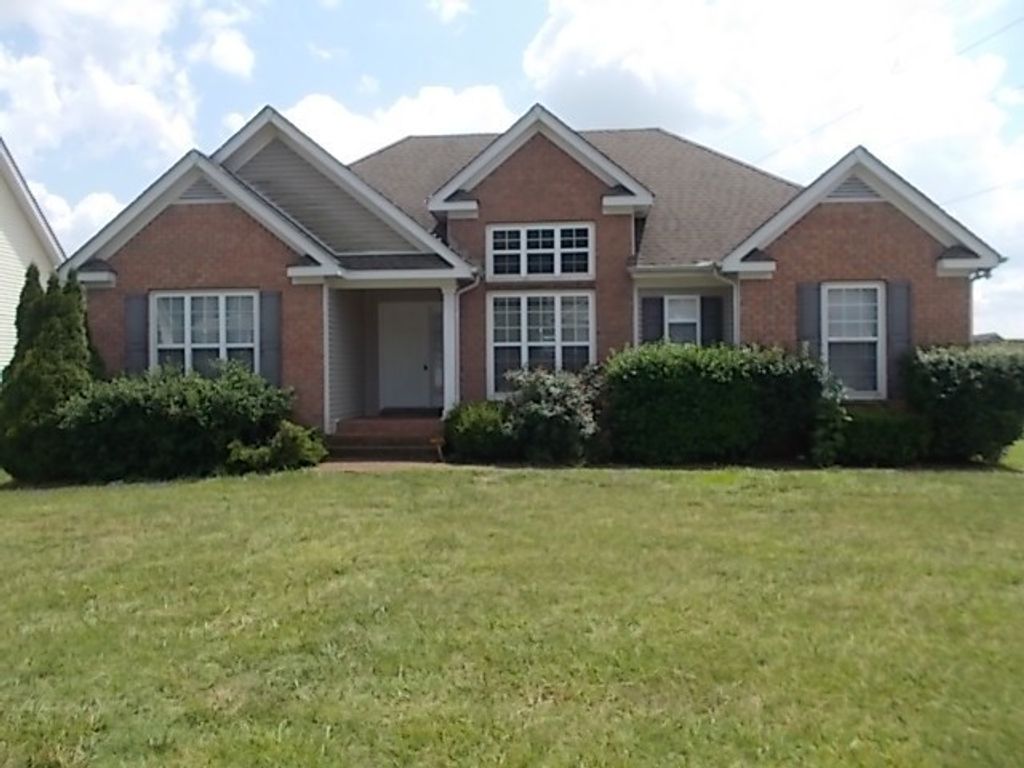 2229 Dewey Dr, Spring Hill, TN 37174