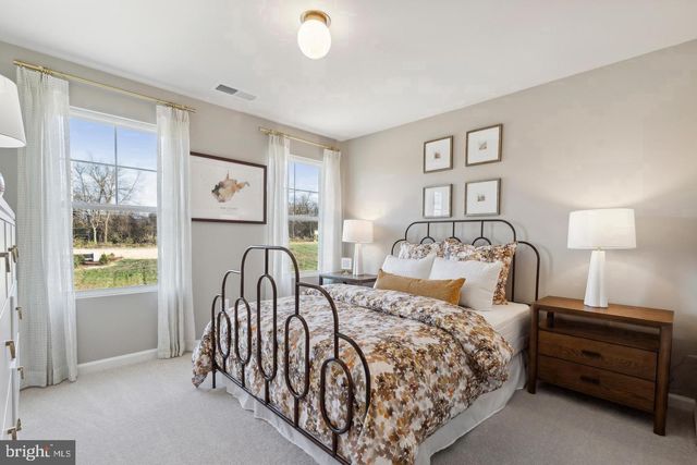 126 FORTUNA RD, Charles Town, WV 25414