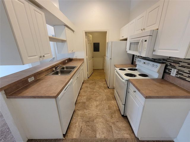 5934 BRICKLEBERRY LANE 204, Zephyrhills, FL 33541