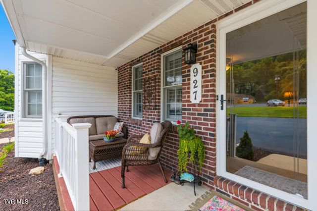 927 West G Street 927, Elizabethton, TN 37643