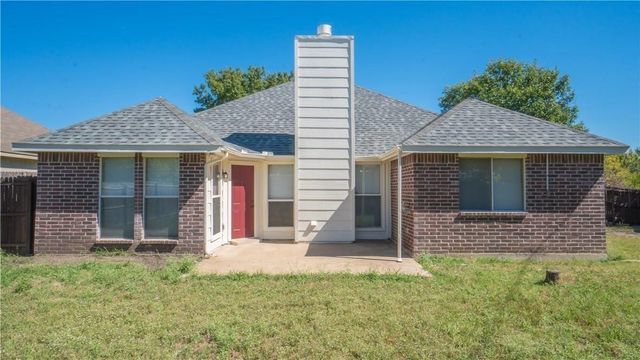 1512 Manitoba Lane, Glenn Heights, TX 75154